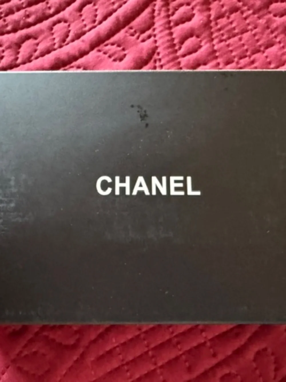 Chanel black/white box empty